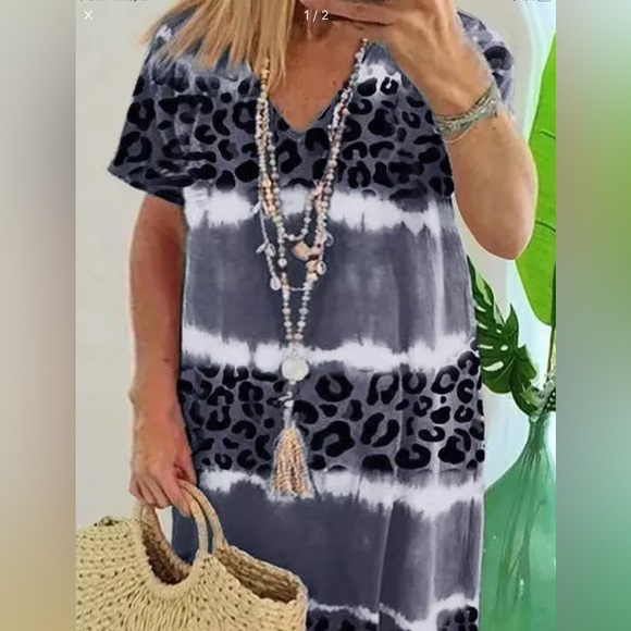 Dresses & Skirts - V neck maxi dress. Purple, white & black short sleeve leopard print. New in bag